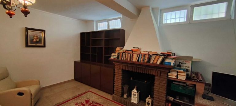 Biblioteca para casa familiar
